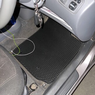 Ворсовые коврики на Toyota Vitz I 1998 - 2005 в Белгороде Ворсовые коврики на Toyota Vitz I 1998 - 2005 в Белгороде