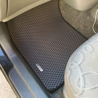 Ворсовые коврики на Toyota Vitz I 1998 - 2005 в Белгороде Ворсовые коврики на Toyota Vitz I 1998 - 2005 в Белгороде